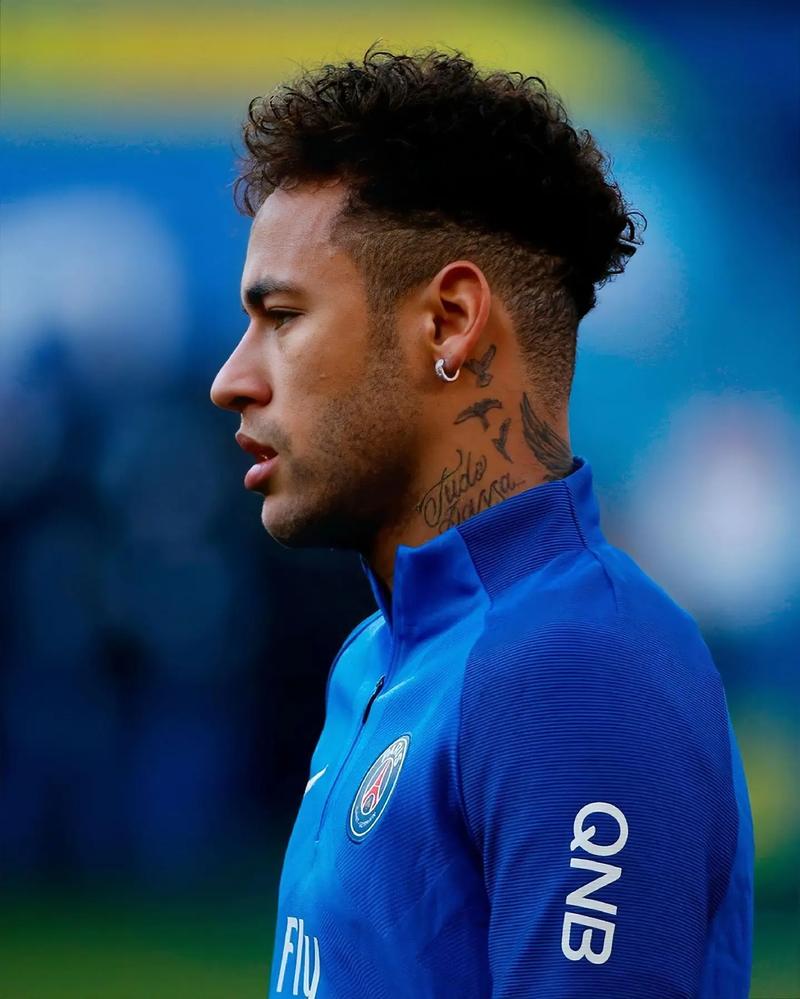 若本轮进球，卡尔将成为欧冠改制后连续3场破门最年轻球员（若本轮破门，卡尔将创欧冠改制后连续三场进球最年轻纪录）