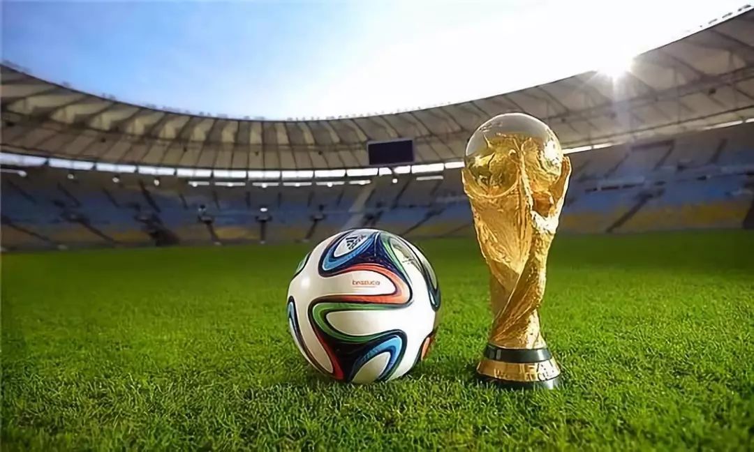 罗马诺：拜仁不会很快决定买断雅克松，但球员不会留在切尔西（罗马诺：拜仁买断雅克松暂无定论，雅克松今夏不留切尔西）