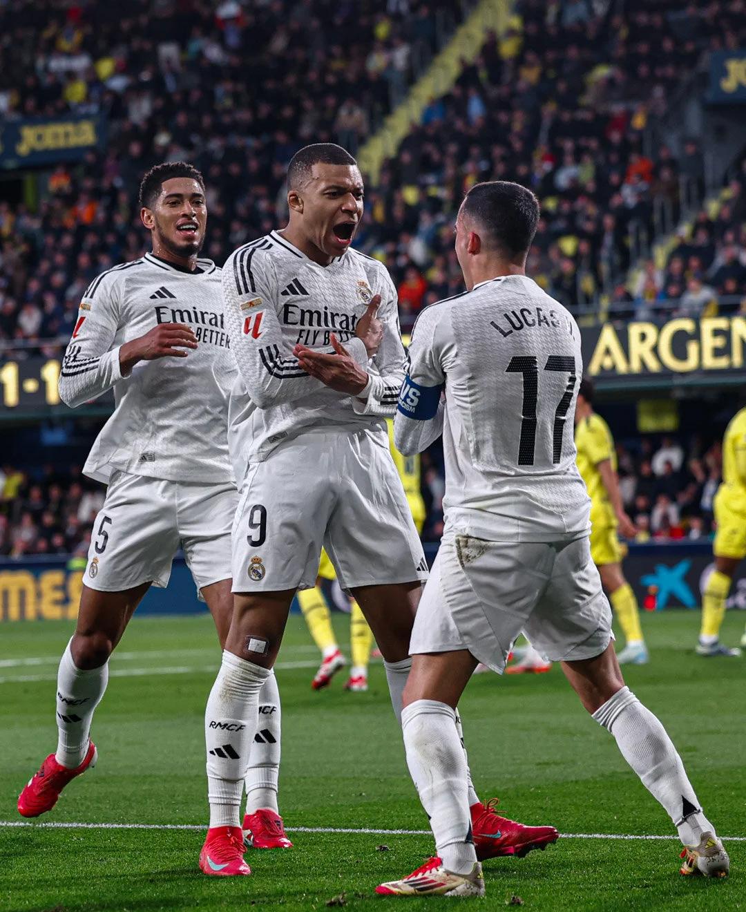 C罗晒与特朗普合照：感谢总统先生的邀请和热情欢迎（C罗晒与特朗普合影：感谢总统先生的邀请与热情接待）