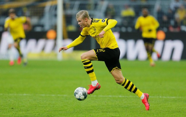 英超-攻击线哑火达洛特破门 曼联1-1西汉姆近5轮仅1胜（英超：曼联锋线低迷达洛特破门 1-1战平西汉姆 近5轮仅一胜）