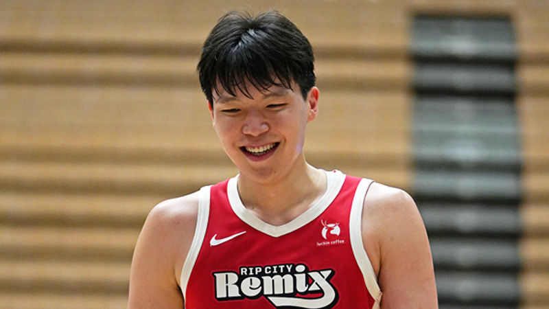 篮球勇士替补中锋贡献关键篮板（勇士替补内线摘下制胜篮板）