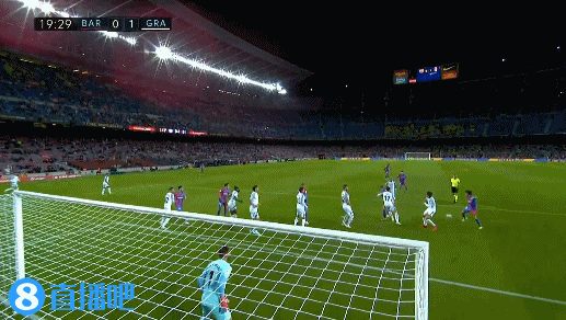 尼克斯晋级半决赛后，每位球员都能获得103000美元的奖金（尼克斯打进半决赛，队内每人奖金10.3万美元）