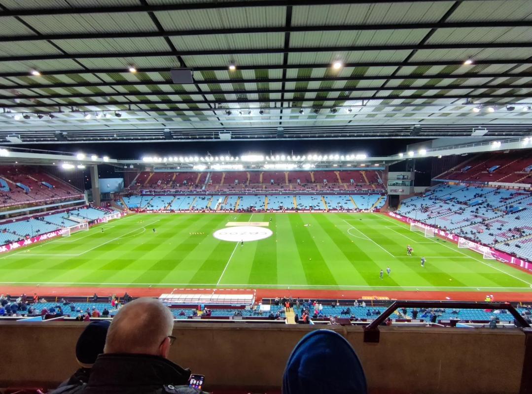 2025／26赛季英超：从最佳教练到四场不胜！马雷斯卡坦然面对十二月“魔咒”（2025／26英超：从获最佳教练到四轮不胜，马雷斯卡从容应对“十二月魔咒”）