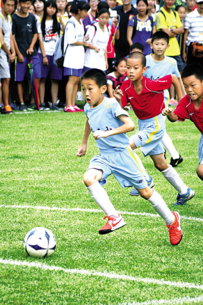 爆大冷！切尔西轰然倒下，惨遭逆转绝杀，11亿欧豪阵也没用（大冷门！切尔西被逆转绝杀，11亿欧豪华阵容仍无力回天）