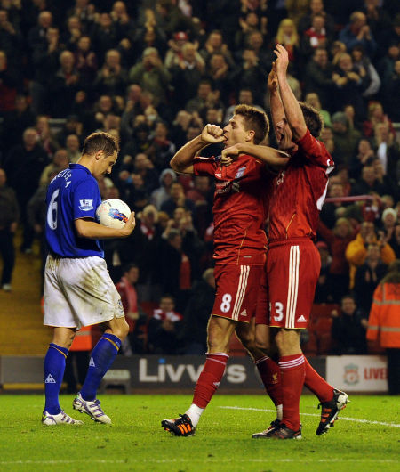 泽林斯基：如果这都能判点球，那所有的接触都是点球（泽林斯基：要是这种也判点，每次接触不都成点球了）