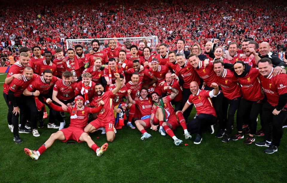 世体：引进小蜘蛛非常困难，巴萨高层越来越关注凯恩（世体：引进小蜘蛛阻力重重，巴萨高层愈发青睐凯恩）