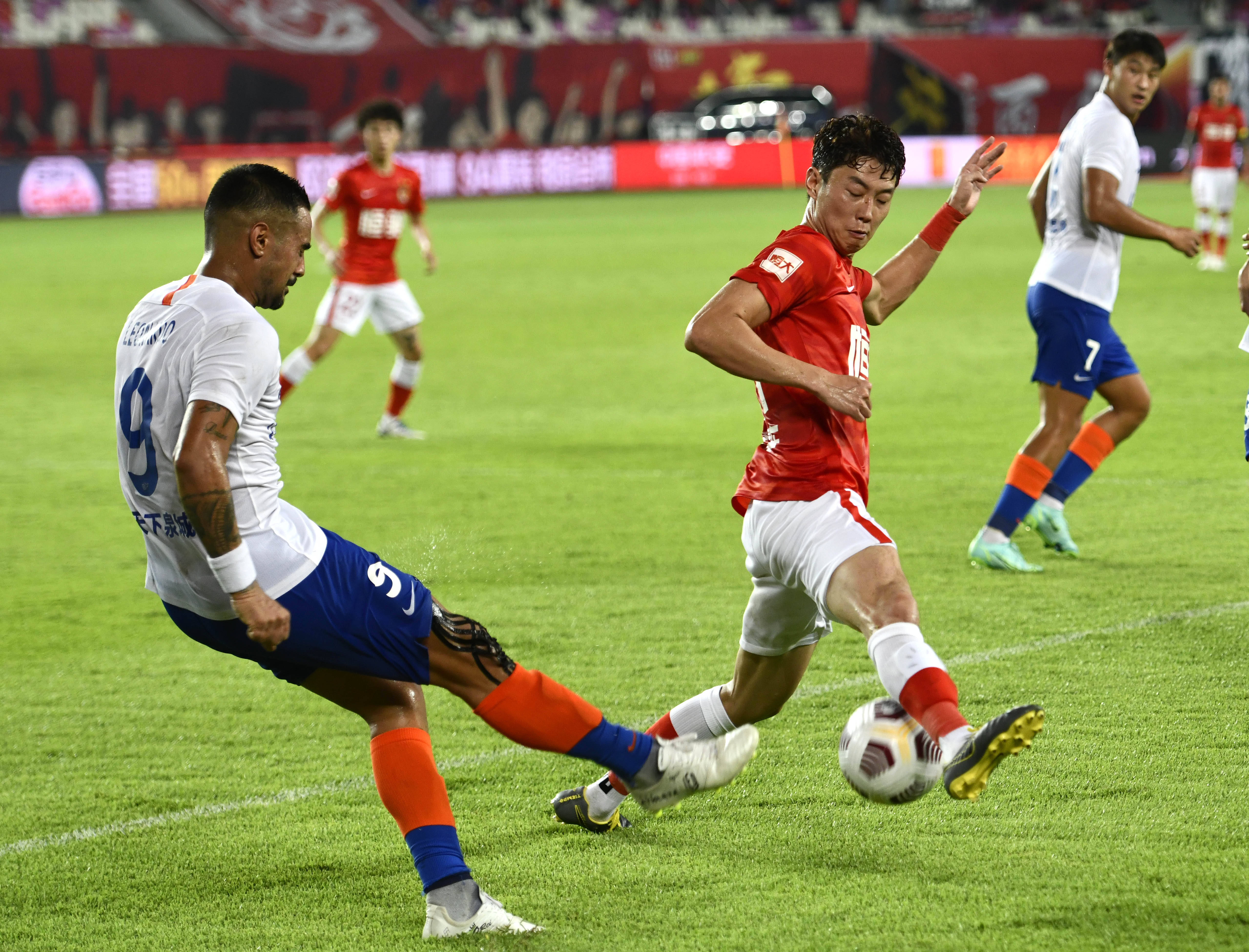 卡里克：曼联掌控了本场比赛，维拉进的球都是逆风球（卡里克：曼联占据主动，维拉的进球皆为逆势而来）